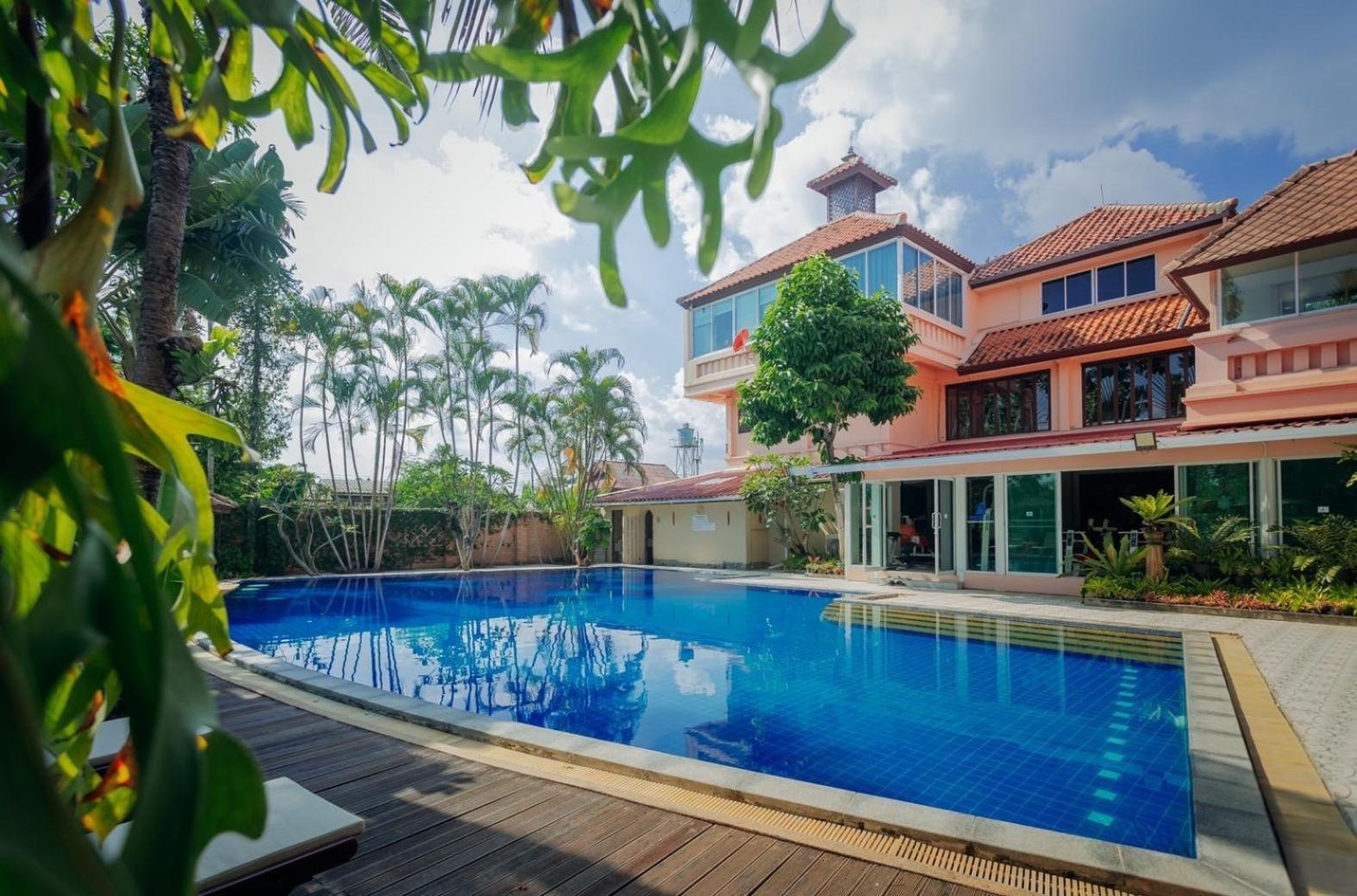 Sheik Istana Hotel Chiangmal Чиангмай Экстерьер фото