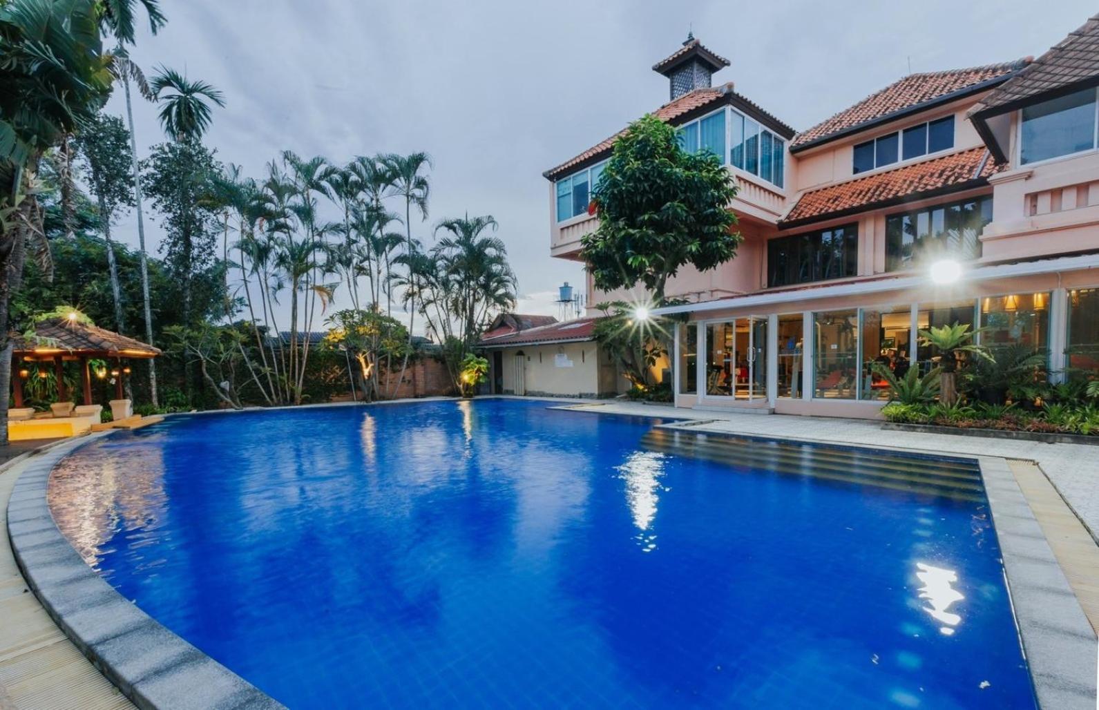 Sheik Istana Hotel Chiangmal Чиангмай Экстерьер фото
