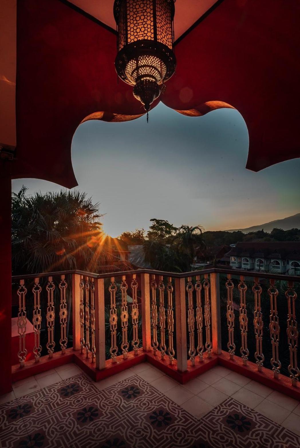 Sheik Istana Hotel Chiangmal Чиангмай Экстерьер фото